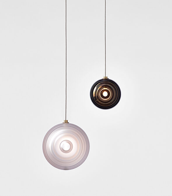 Bomma-Dark-and-Bright-Star-cigar-white-front