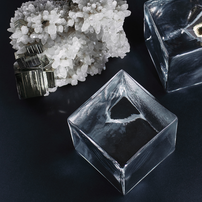 Bomma-pyrite-collection-inspiration-handblown-crystal-lighting-web