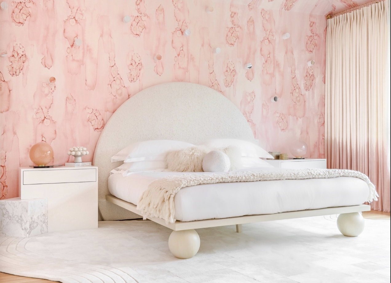 Feminine oasis of calm with Umbra table lamps by BOMMA