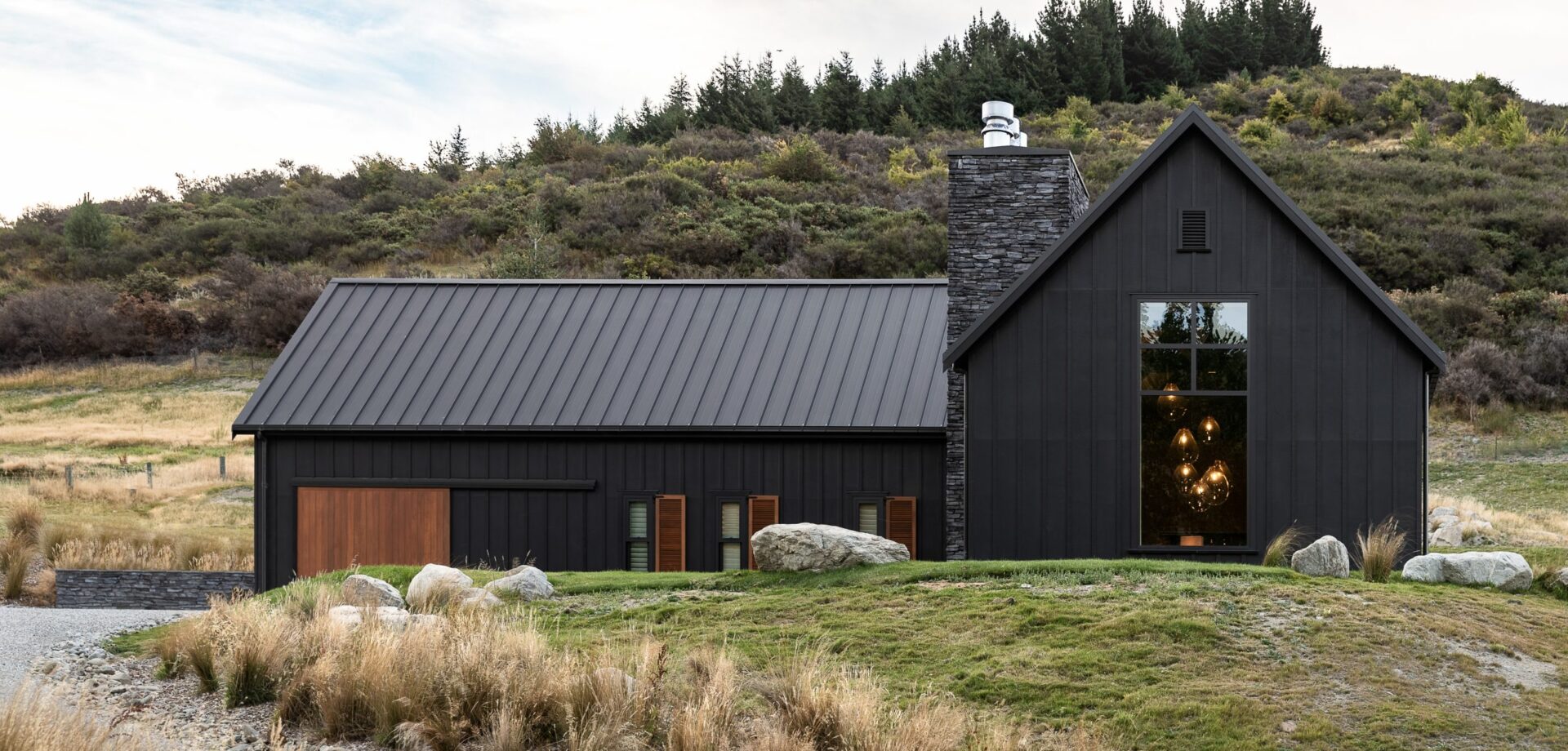 2203_SPACESTUDIO_TWO-BARNS-EXTERIOR_300dpi-020-002