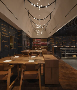 Dew_Drops_Atlantis the Palm Dubai_BOMMA_BishopDesign_FZN_DiningRoom_PH_NateleeCocks_039