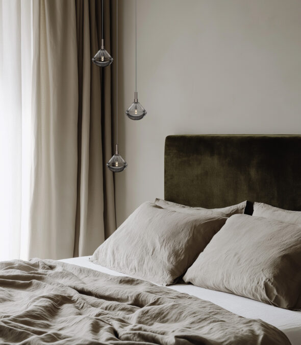 BOMMA_STELLAR DUST_ANTHRACITE_above bed