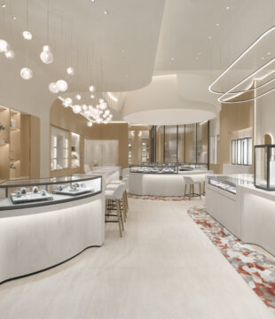 Jaeger-LeCoultre_Dark&Bright_Star_Dubaimall_flagshipstore (1)