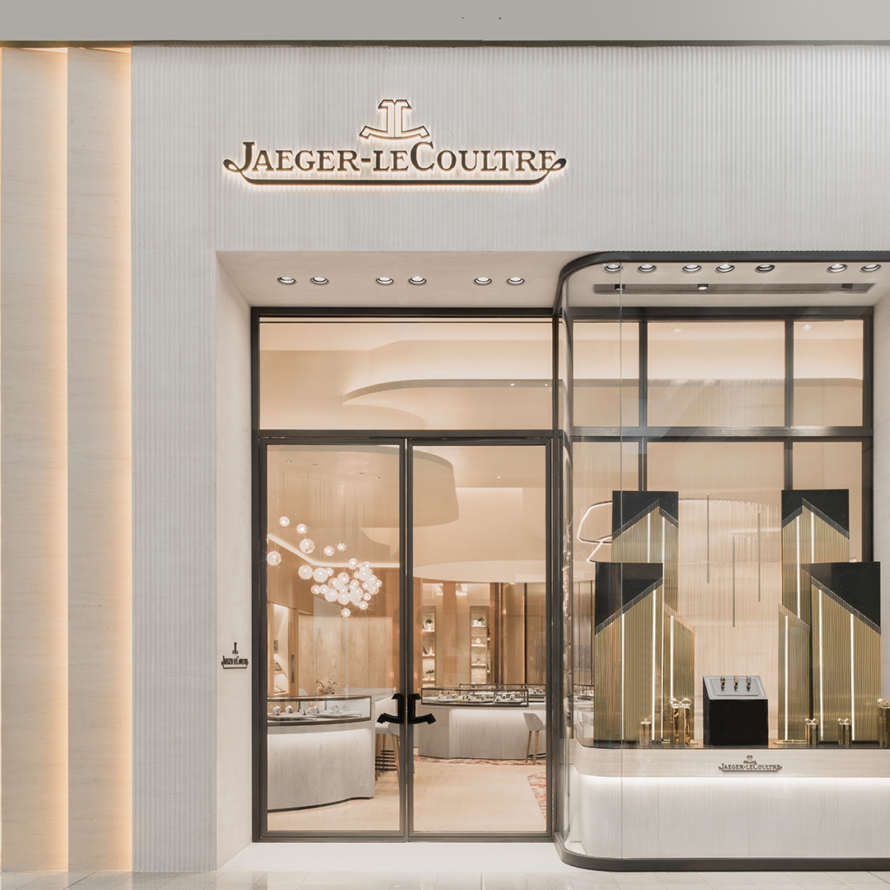 Jaeger-LeCoultre_Dark&Bright_Star_Dubaimall_flagshipstore (1)