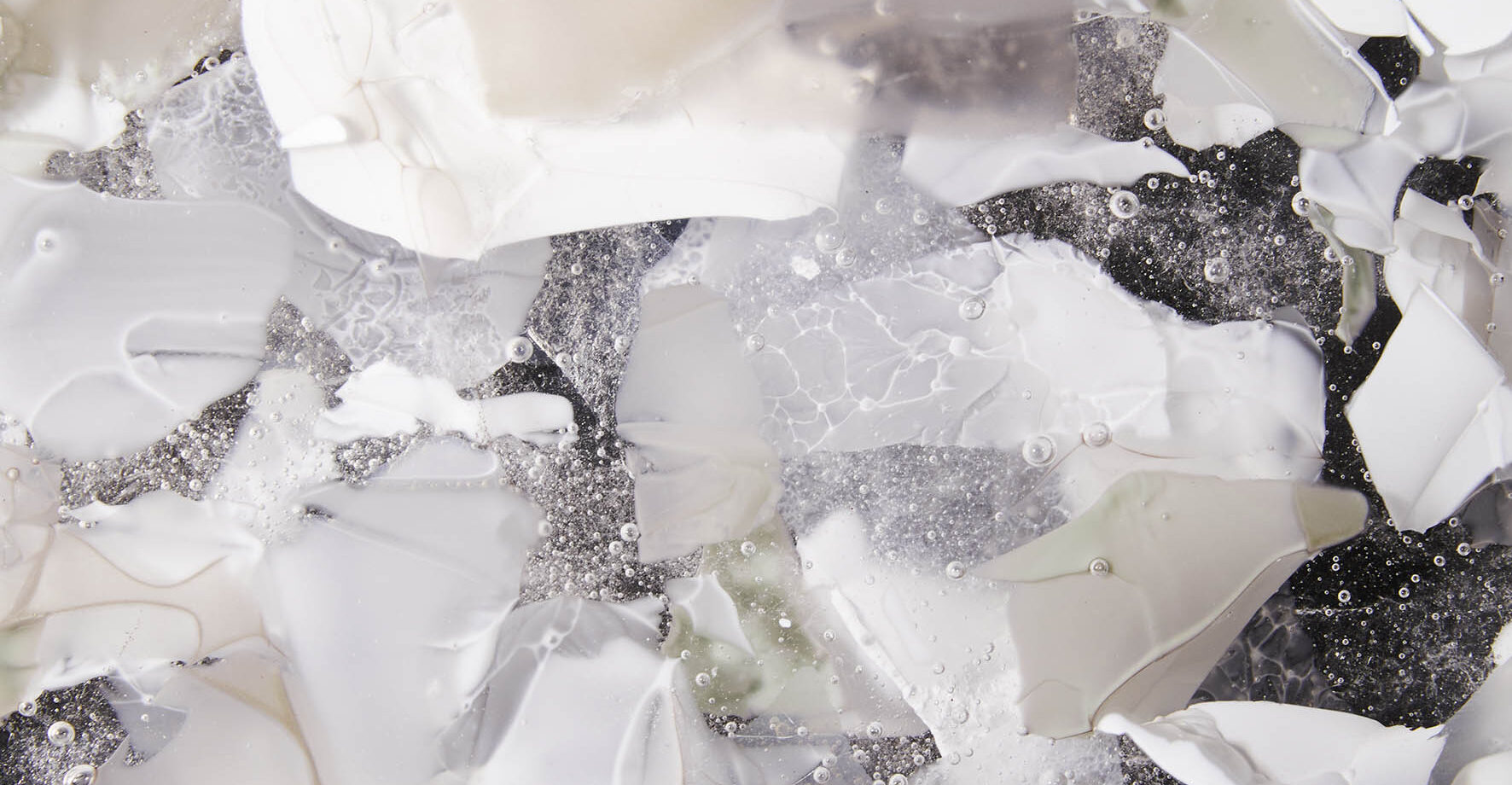 Fragmentglass_Bomma_ph_Havelková_white