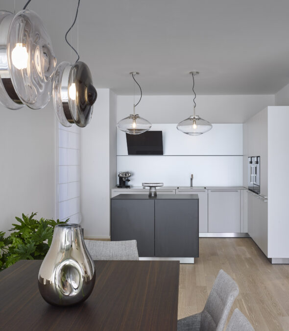 Crestyl realestate showroom Šárecký dvůr 3